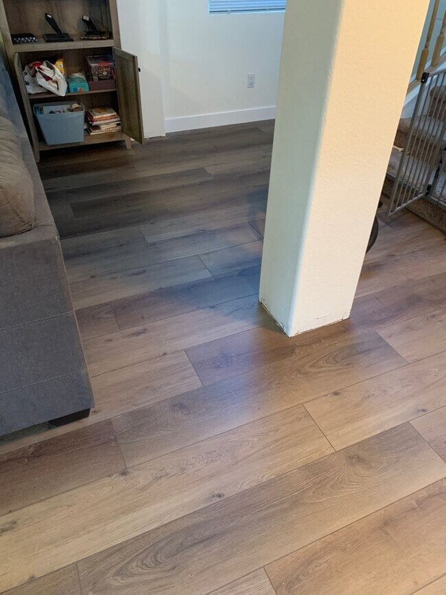 Building Photo - Three bedroom in gated community.