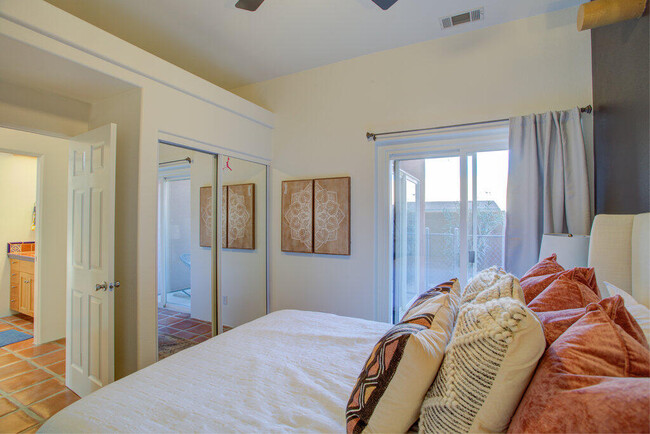 Building Photo - 53345 Avenida Obregon