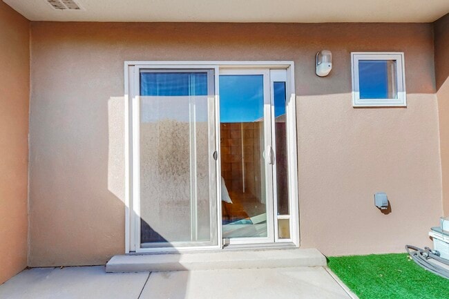 Building Photo - 4204 Vida Verde Ln NE
