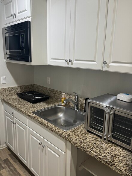 Building Photo - 34882 Kingsnake Ave