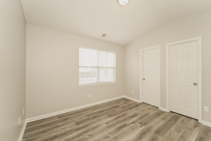 Building Photo - 5966 Cougar Ln