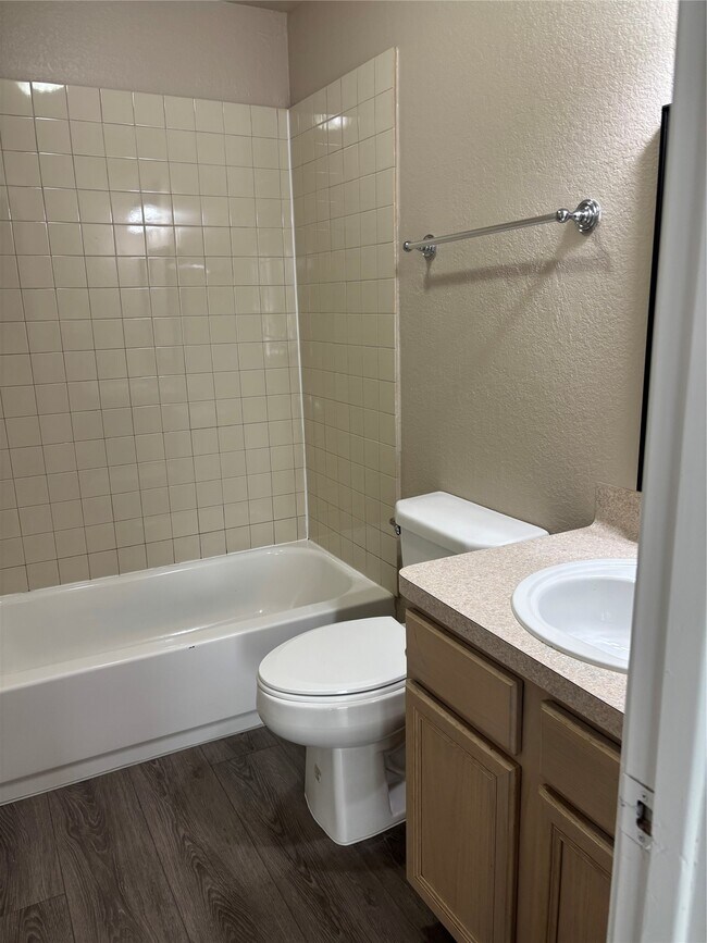 Building Photo - 16711 Jib Ct