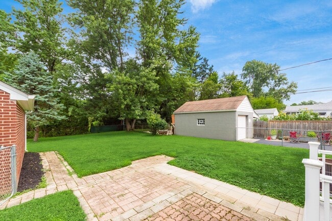 Building Photo - 336 E Weisheimer Rd