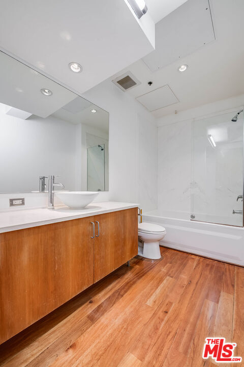 Building Photo - 1850 Industrial St