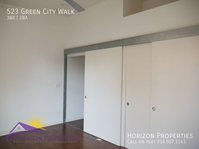 Building Photo - 523 Green City Walk