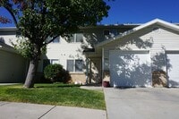 Building Photo - 3 Bedroom Town Home in Magna