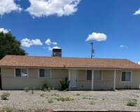 Building Photo - ***4 BEDROOM/2 BATHROOM IN PRESCOTT VALLEY***