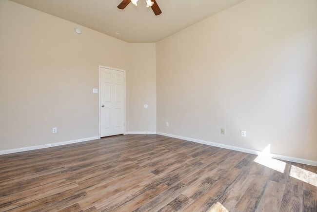 Building Photo - 4310 S Vineyard Mdw Ln