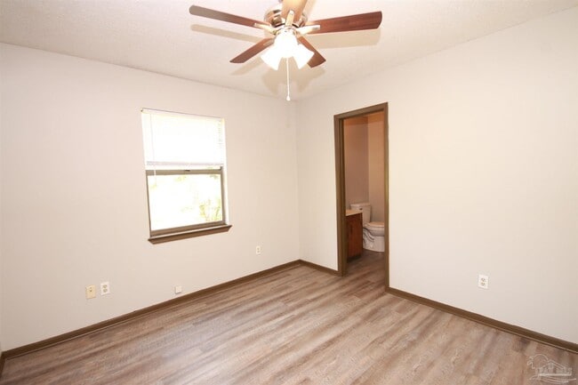 Building Photo - 1594 Sunny Ridge Ln