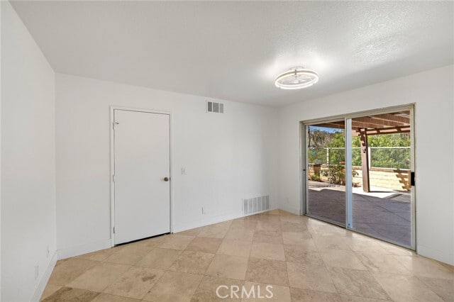 Building Photo - 5 Sanderling Ln