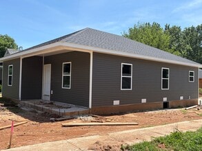 Building Photo - Pre-Leasing!!!!
