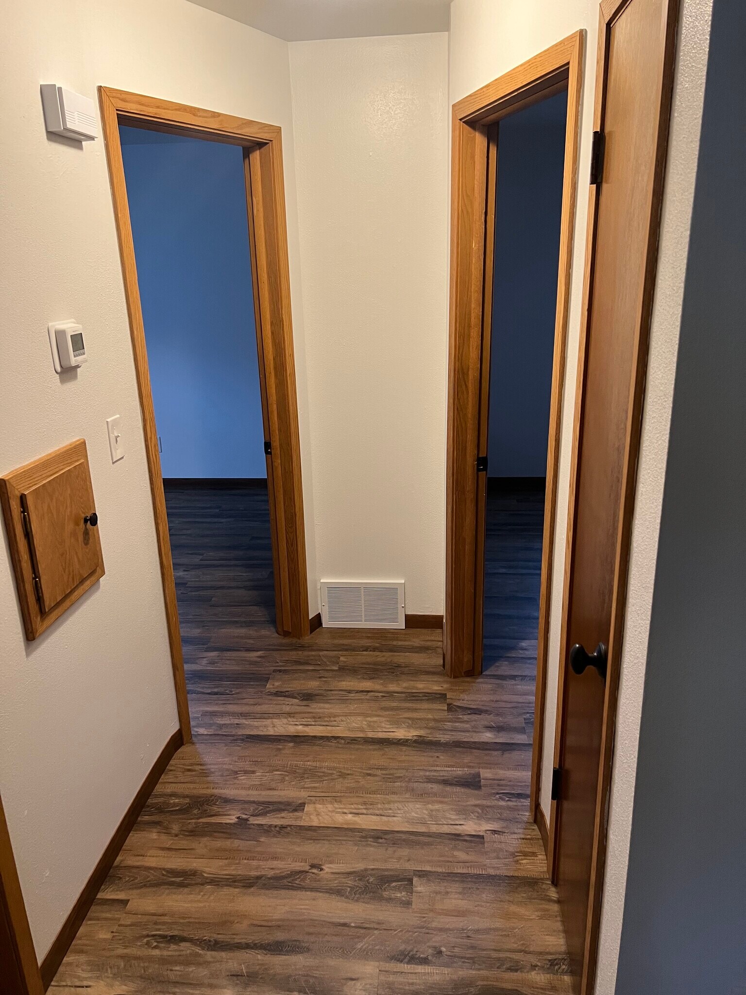 Building Photo - 1306 E Sylvan Ave