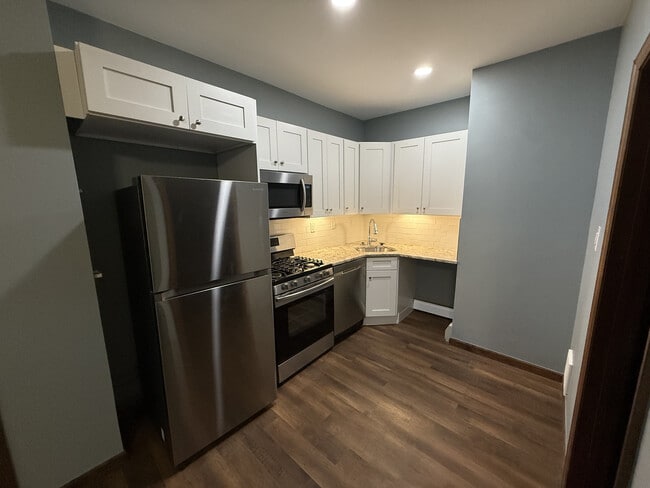 Building Photo - 237 Franklin Ave