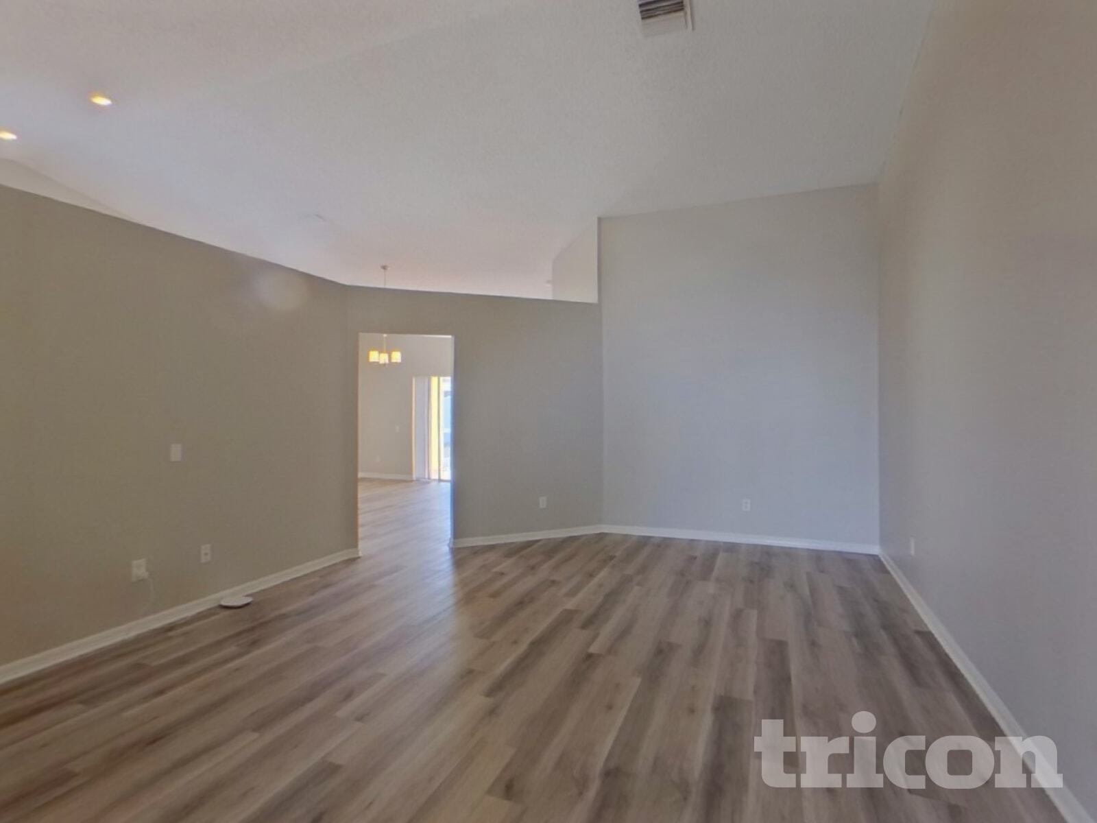 Building Photo - 217 Lakeway Ln