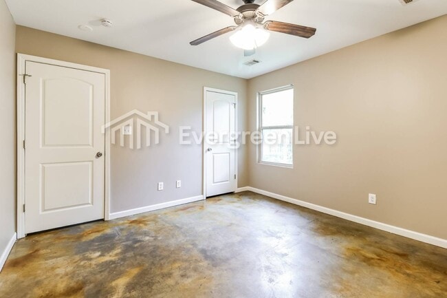 Building Photo - 1300 Ridge Rd