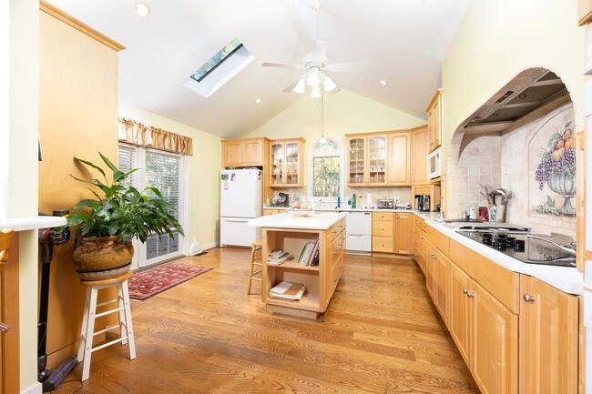 Building Photo - Amazingly Beautiful Colonial - Montgomery Village - Maryland