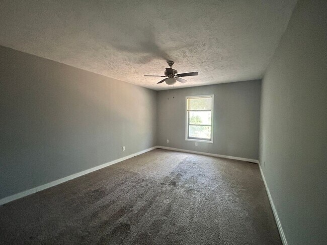 Building Photo - 6466 Kelmscot Ct