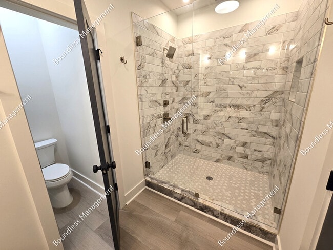 Building Photo - 340 Eugenia St SW