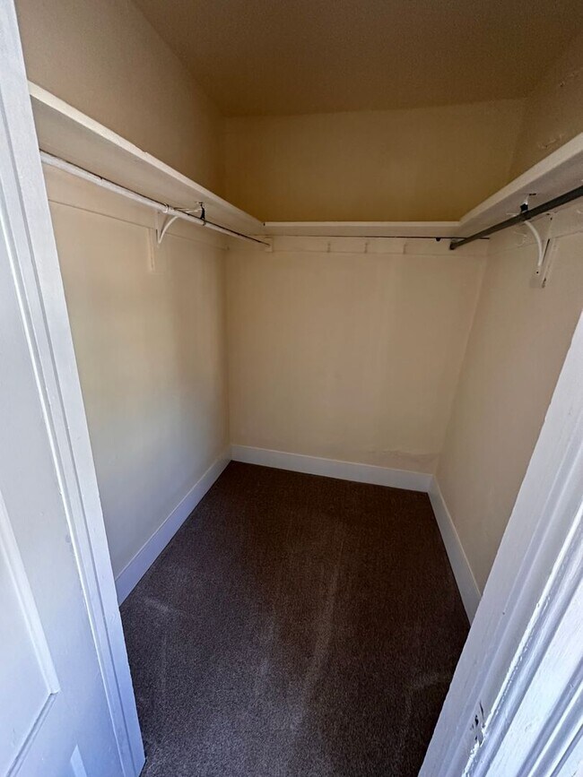 Building Photo - 12-14-14 St Louis St