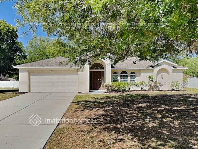 Building Photo - 2211 Lake Pointe Cir