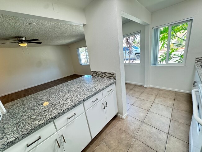 Building Photo - 145 E 18th St