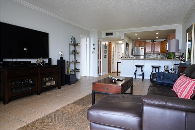 Building Photo - 13499 Biscayne Blvd