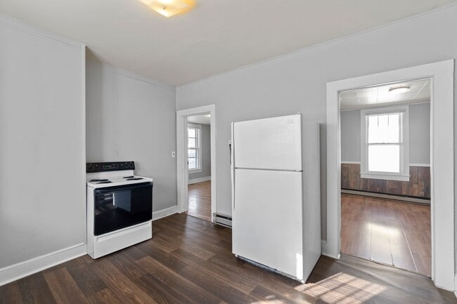 Building Photo - 1008 N Boone St