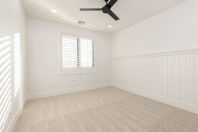 Building Photo - Brand New 6 Bed 4 Bath Rental with pool Near Sand Hollow!