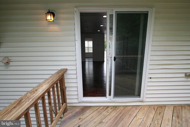 Building Photo - 124 Azalea Ct