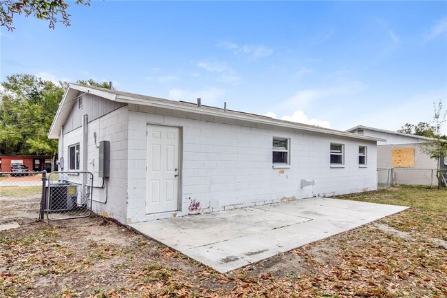 Building Photo - 4805 S 88th St