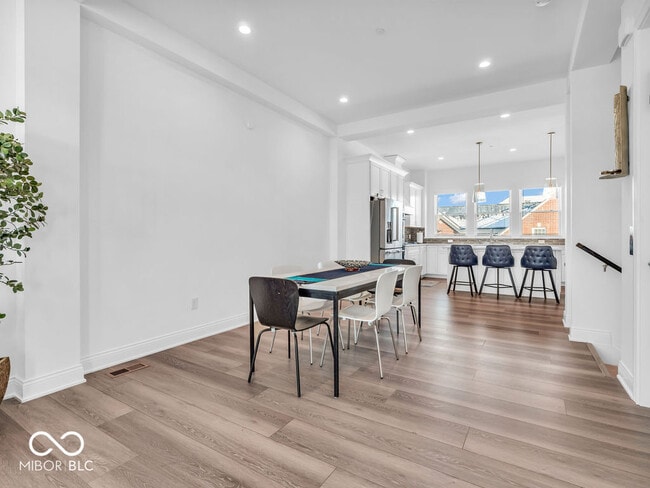 Building Photo - 962 Berkhamsted Ln