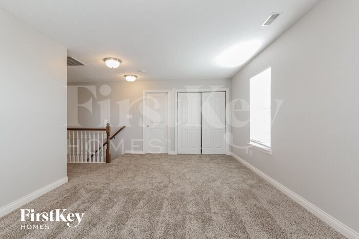 Building Photo - 8266 Shute Cir