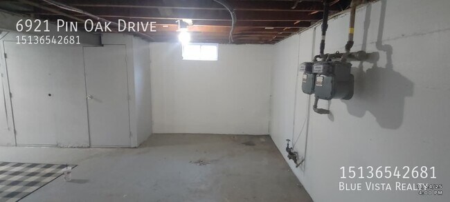 Building Photo - 6921 Pin Oak Dr