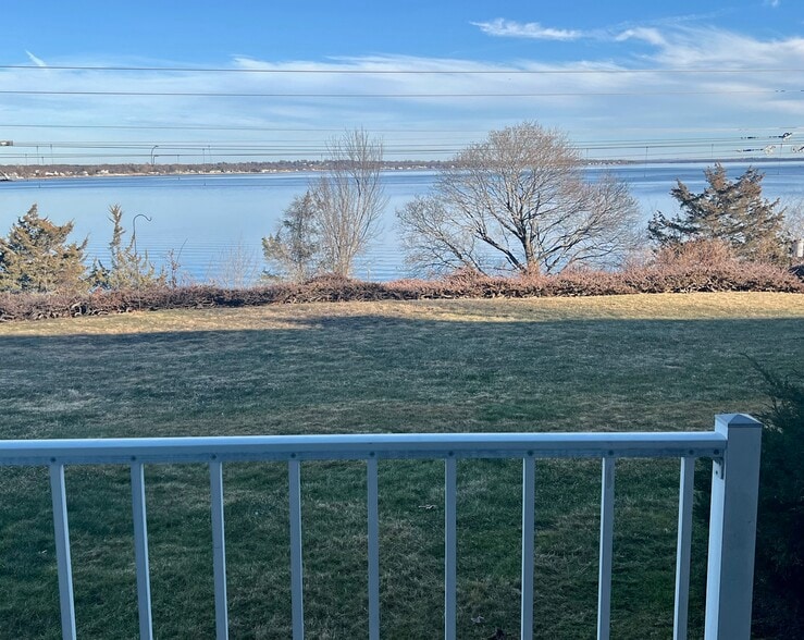 Building Photo - 4100 Post Rd