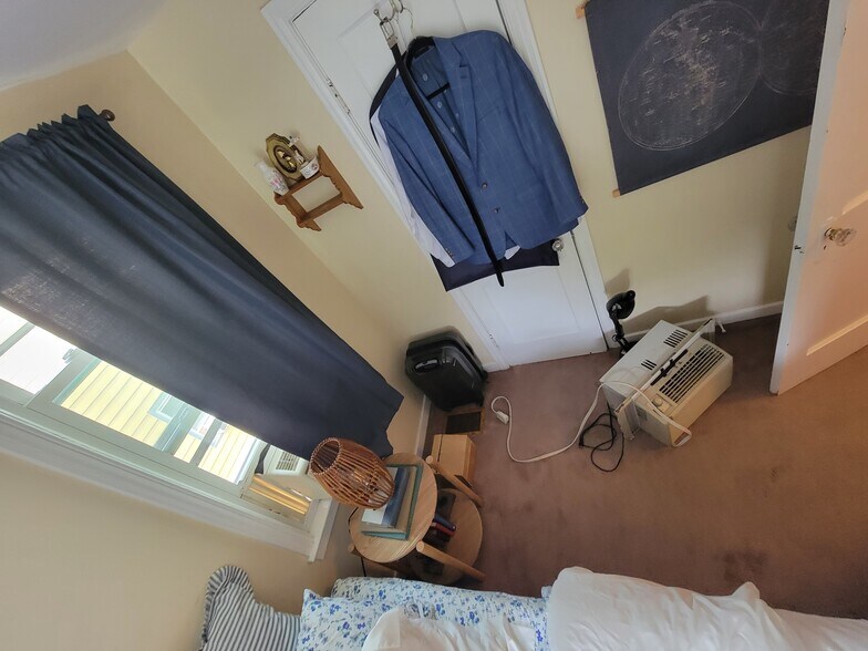 Building Photo - 450 Linden Ave