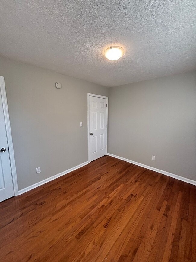 Building Photo - Cozy 3bd/2bth Cottage in Alcoa!