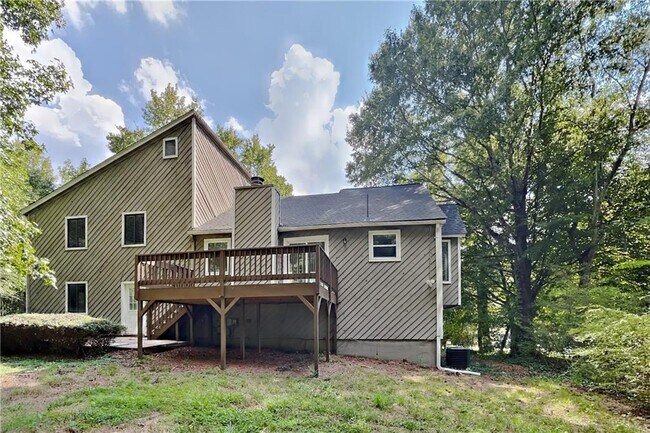 Building Photo - 3013 Alberta Dr