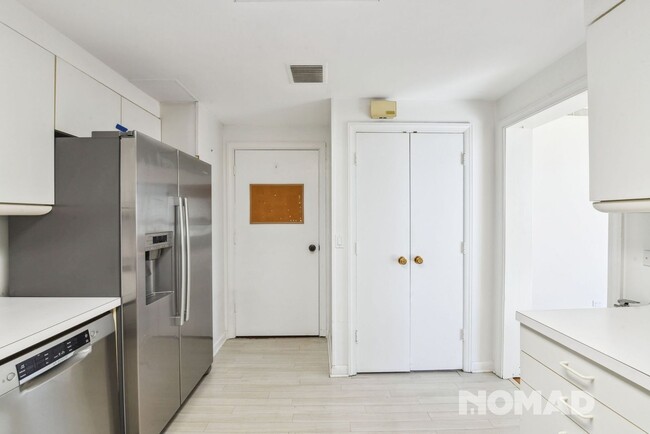 Building Photo - Stylish 2BR Condo in New Orleans