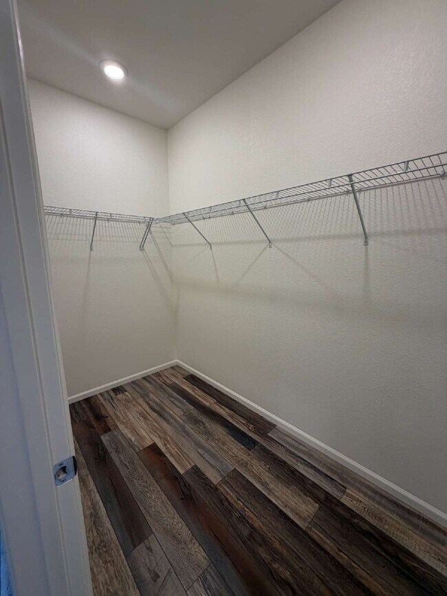 Building Photo - MOVE IN SPECIAL:   Move in before February 20th, 2026 receive $500 off of 1st Month’s Rent.