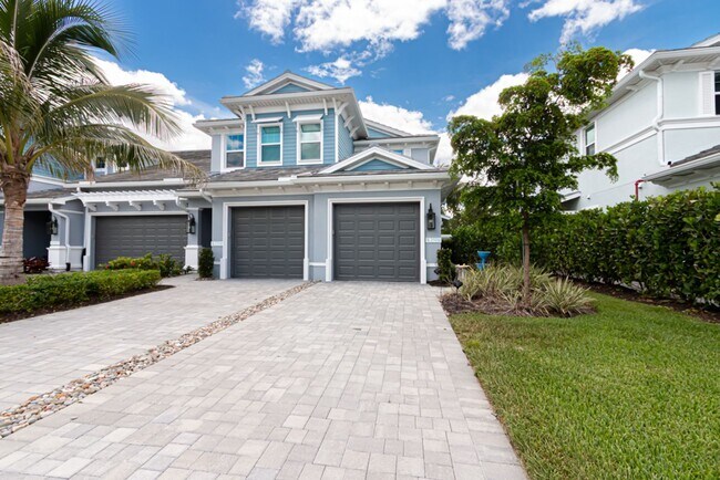Building Photo - Luxury Naples 2-Bed Home Minutes to Downtown & Beaches | Resort-Style Amenities