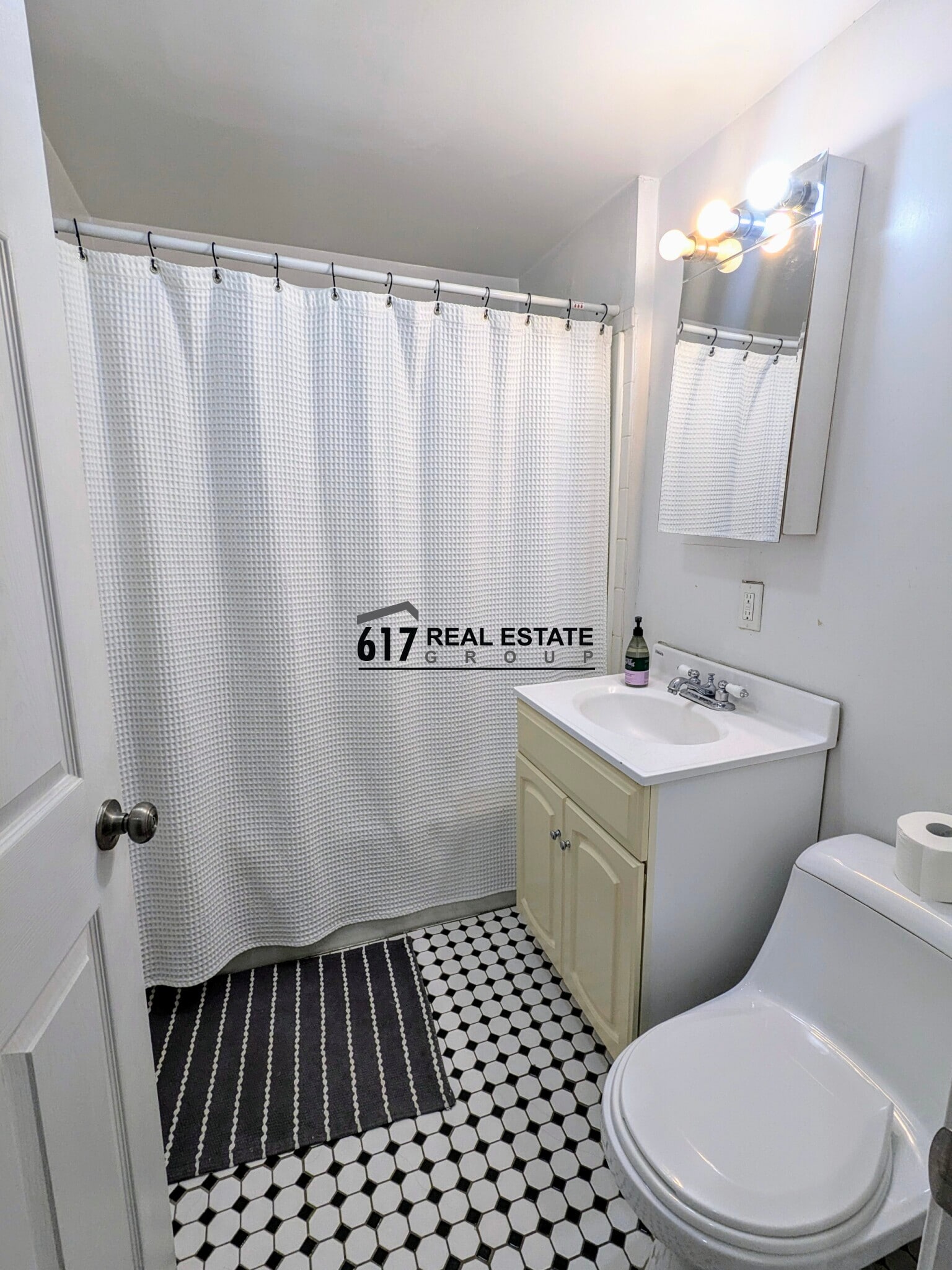 Building Photo - 66 Egmont St