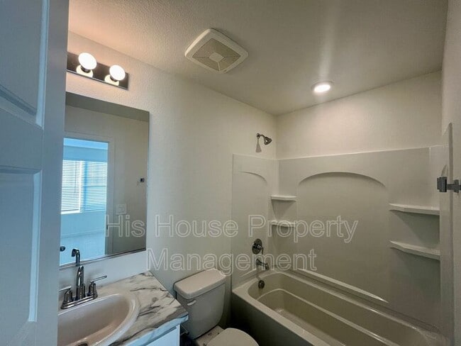 Building Photo - 291 Condor Wy