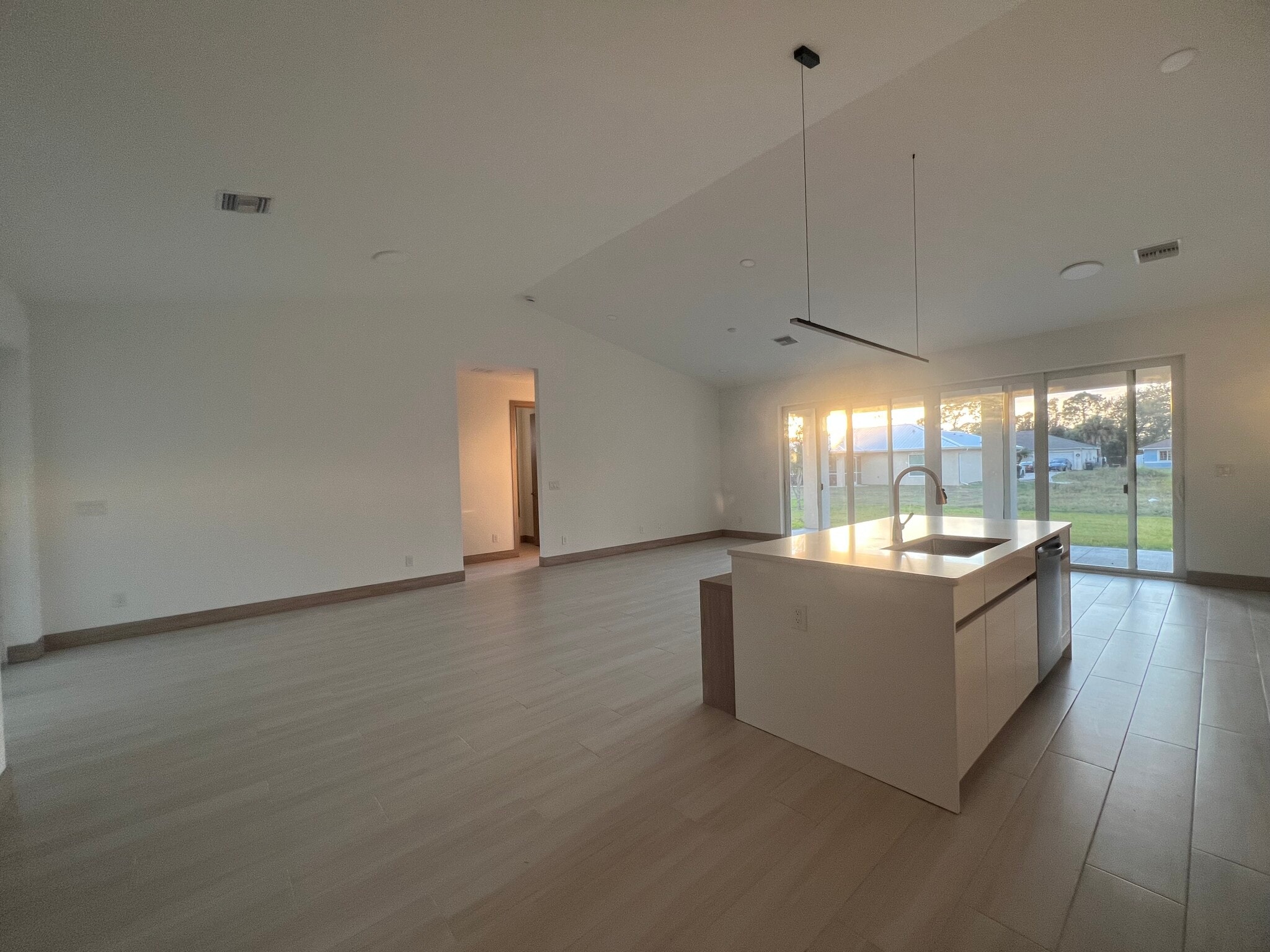 Building Photo - 4327 Kinlock St