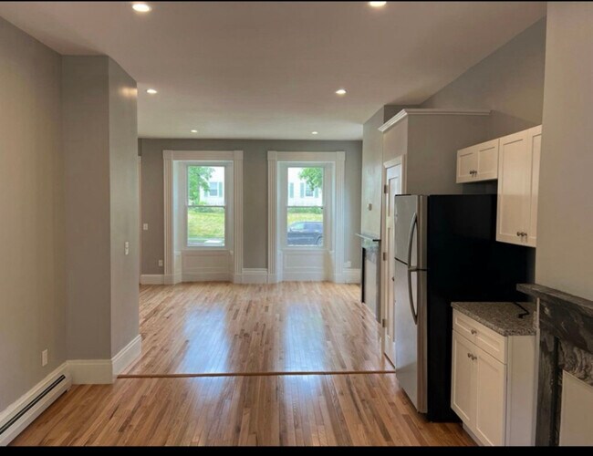 Primary Photo - 72 3rd St