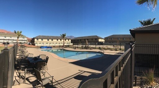 Building Photo - Very nice Townhouse in Santa Clara, with a POOL!!