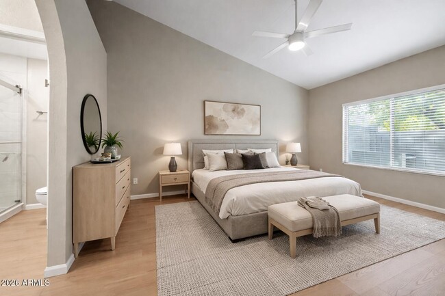 Building Photo - 10059 E Sheena Dr