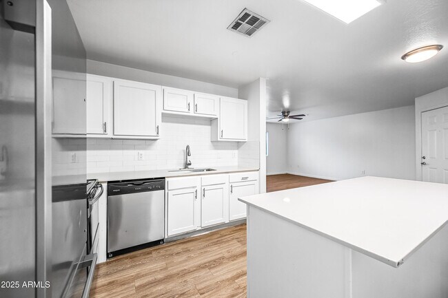 Building Photo - 3065 N 67th Ave