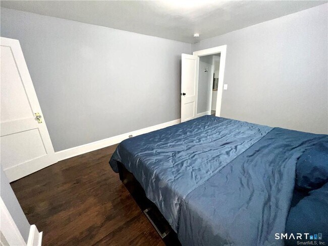 Building Photo - 1105 Hillside Ave