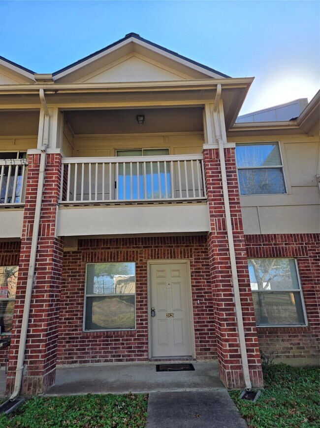 Building Photo - 3828 Shire Valley Dr