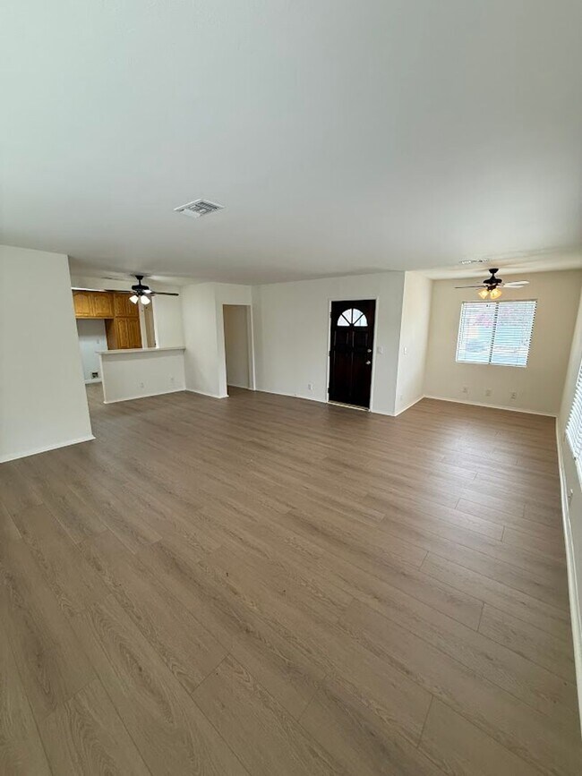 Building Photo - Beautiful 3 Bedroom, 2 Bathroom Granada Hills Home with Detached Garage!